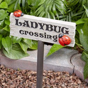 The Lakeside Collection Ladybug Crossing Sign – Garden Decoration for Vegatable and Flower Beds